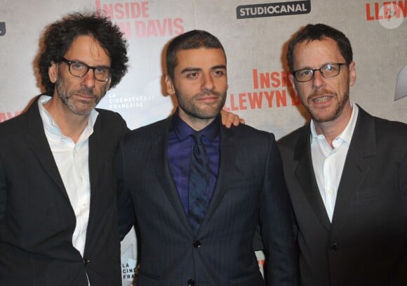 Oscar Isaac, Joel et Ethan Coen à la première d'Inside Llewyn Davis à Paris, le 16 octobre 2013.