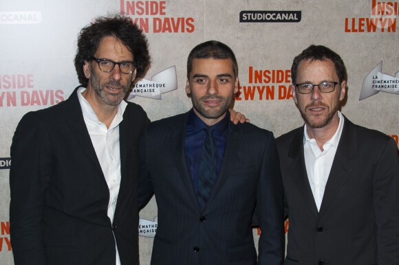 Ethan, Joel Coen et Oscar Isaac à la première d'Inside Llewyn Davis à Paris, le 16 octobre 2013.