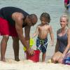 Exclu - Kendra Wilkinson passe ses vacances en famille avec son compagnon Hank Baskett et leur fils Hank à Hawaii, juillet 2013