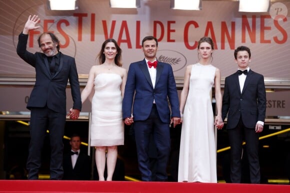 Frédéric Pierrot, Géraldine Pailhas, Francois Ozon, Marine Vacth et Fantin Ravat lors de la montée des marches pour le film Jeune et jolie au Festival de Cannes le 16 mai 2013