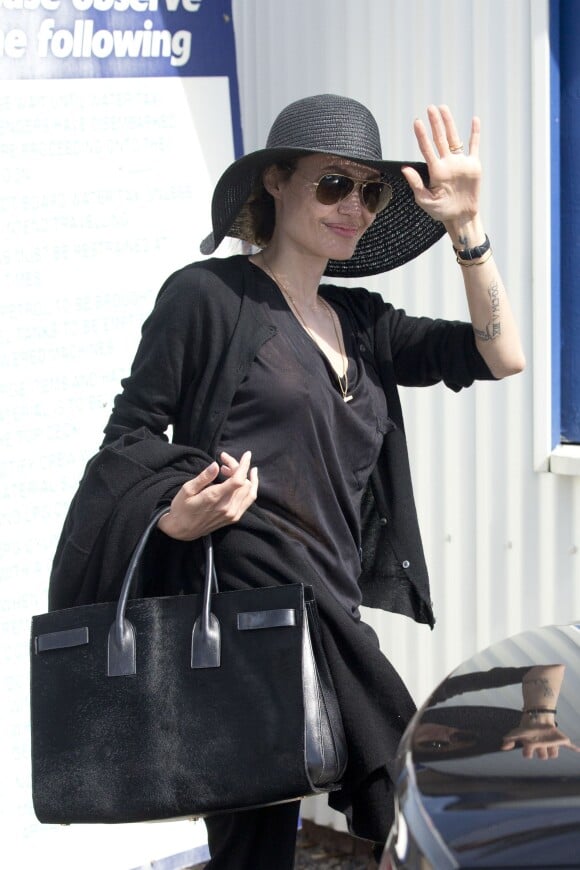 Exclusif - Angelina Jolie, superbe, fait des répérages pour son prochain film "Unbroken" dans le Queensland en Australie le 16 octobre 2013.
