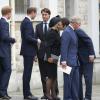 Le prince William, son père, son frère et leur belle-mère saluent William van Cutsem aux obsèques de son père Hugh van Cutsem, le 11 septembre 2013.
