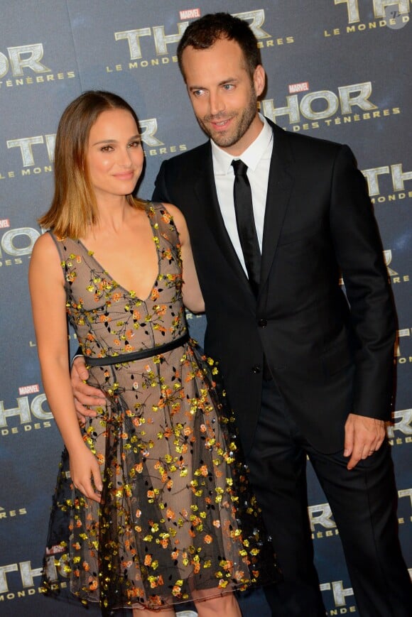 Natalie Portman et son mari Benjamin Millepied lors de la première de Thor: Le Monde des ténèbres, au Grand Rex, Paris, le 23 octobre 2013.