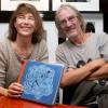 Jane Birkin et son frère Andrew dédicacent le livre "Jane et Serge : un album de famille", à la librairie Taschen à Paris, le 22 octobre 2013.