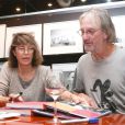 Jane Birkin et Andrew Birkin dédicacent le livre "Jane et Serge : un album de famille", à la librairie Taschen à Paris, le 22 octobre 2013.