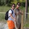 Arnaud Lagardère et sa femme Jade Foret, enceinte de son deuxième enfant, se détendent à Miami, le 27 octobre 2013.