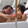 Arnaud Lagardère et sa femme Jade Foret, enceinte de son deuxième enfant, détendus à Miami, le 27 octobre 2013.