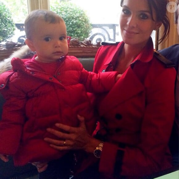 Jade Foret et sa petite fille Liva le 17 octobre 2013
