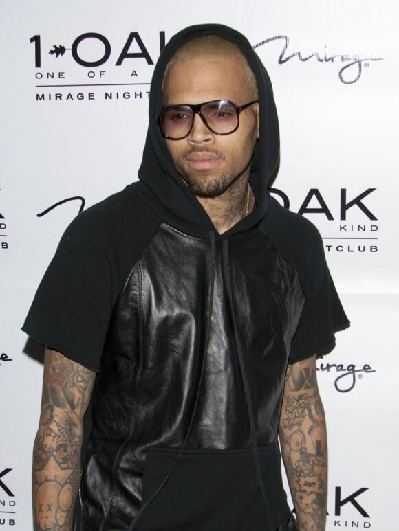 Chris Brown célèbre son 24e anniversaire en boîte de nuit à Las Vegas, le 4 mai 2013.