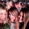 Fergie avec Kim Kardashian et Khloé Kardashian au concert de Kanye West, mardi 29 octobre 2013.