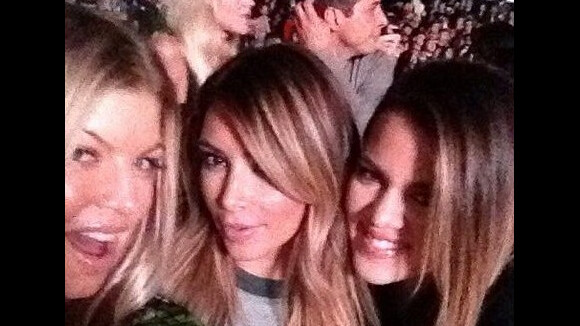 Fergie et Kim Kardashian, duo surprise : Mamans détendues au show de Kanye West