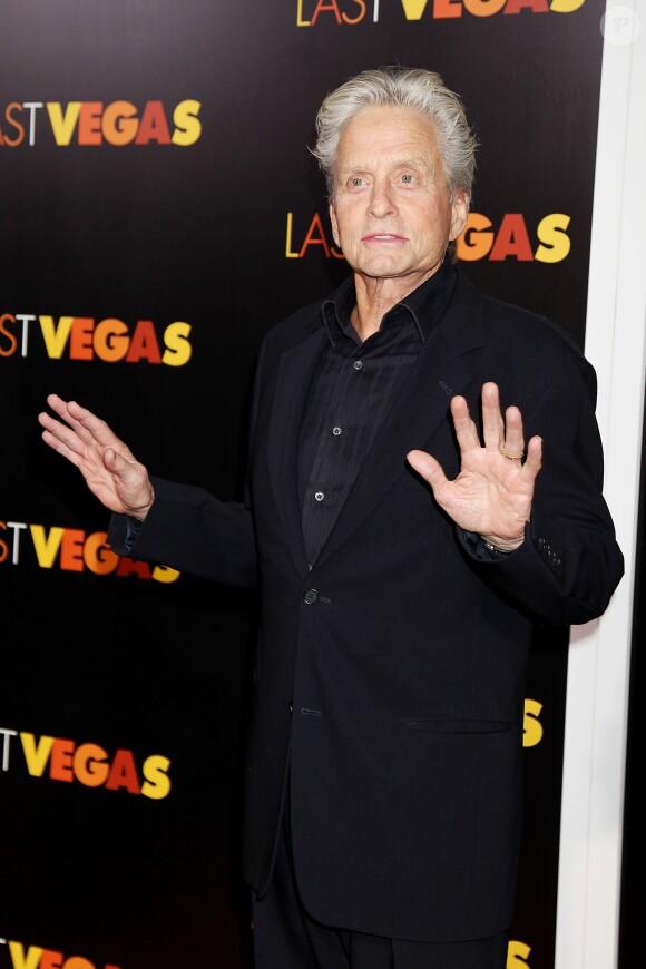 Michael Douglas lors de la première du film Last Vegas au Ziegfeld Theatre à New York le 29 octobre 2013.