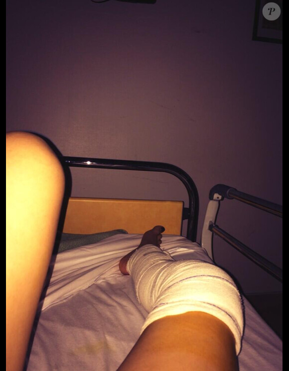 Clara a posté une photo d'elle à l'hôpitlal. Le 1er novembre 2013.