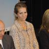L'infante Elena d'Espagne lors de la cérémonie de remise des insignes de l'ordre royal du Mérite sportif le 29 octobre 2013 au Théâtre Alcazar Cofidis de Madrid. Un gala marqué par la mémoire de la pilote F1 Maria de Villota, décédée tragiquement trois semaines plus tôt à 33 ans.
