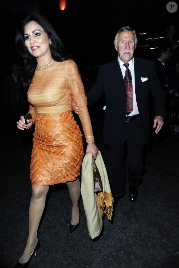 Sir Bruce Forsyth et son épouse Wilnelia Merced lors d'une soirée pour Wimbledon en 2010