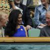 Sir Bruce Forsyth et son épouse Wilnelia Merced, Miss Monde 1975, avec le prince Charles à Wimbledon en juin 2012