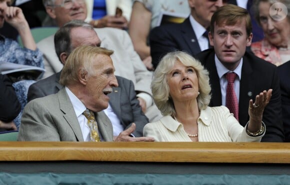 Sir Bruce Forsyth et Camilla Parker Bowles à Wimbledon en juin 2012