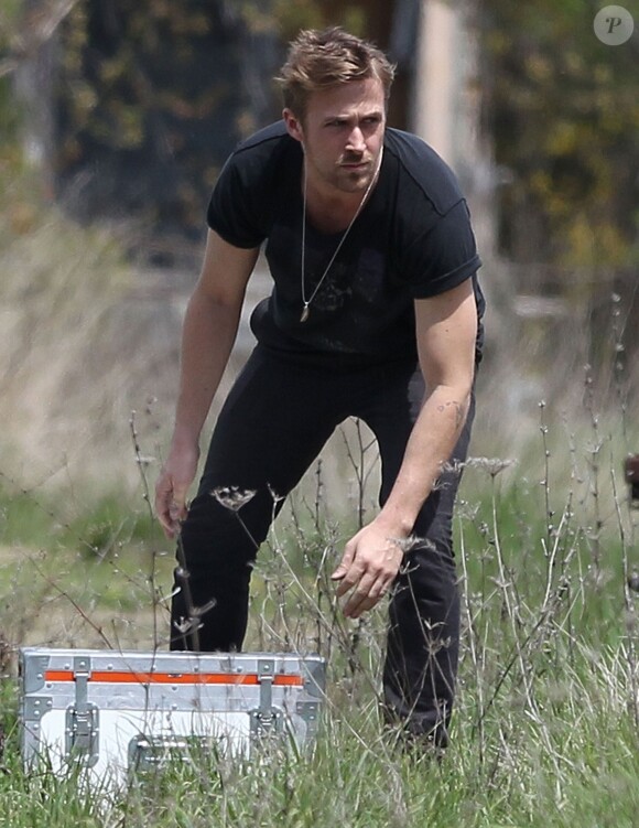Exclusif - Ryan Gosling sur le tournage de How To Catch A Monster à Detroit le 3 mai 2013.