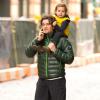 Orlando Bloom et son fils Flynn se baladent à New York le 5 novembre 2013.