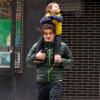 Orlando Bloom et son fils Flynn se baladent à New York le 5 novembre 2013.