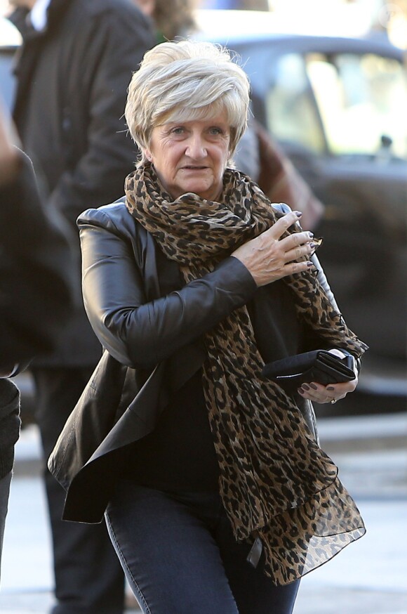 Sandra Georgina Beckham, la maman de David Beckham, le 9 mars 2013 sur les Champs-Elysées à Paris