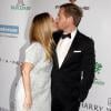 Drew Barrymore, enceinte, et son mari Will Kopelman, amoureux sur le tapis vert du gala Baby2Baby à la Book Bindery. Culver City, le 9 novembre 2013.