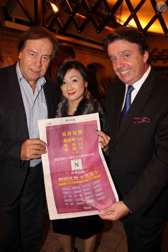 Daniel Lauclair, Alice Su (PDG du bistrot Le Napoleon) et Thierry Clement (Directeur du bistrot Le Napoleon) - Soirée d'inauguration du bistrot chic "Le Napoleon" sur les Champs-Elysées à Paris le 6 novembre 2013.