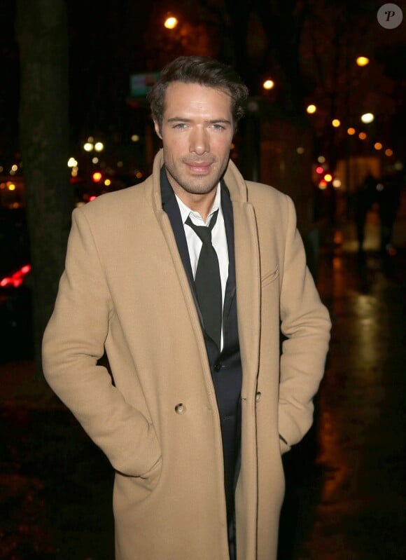 Nicolas Bedos arrive au vernissage de l'exposition Miss Dior au Grand Palais le 12 novembre 2013