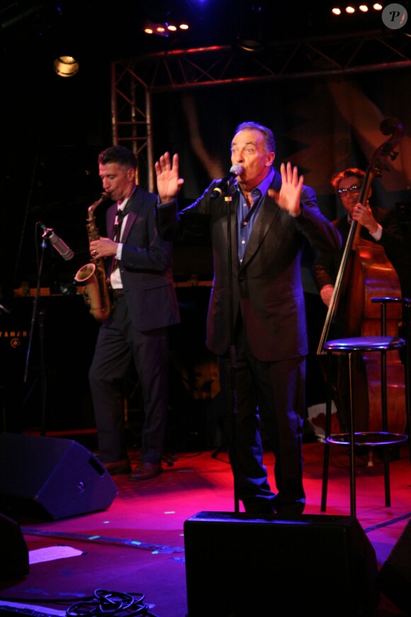 Yves Lecoq chante Trenet au New Morning à Paris le 13 novembre 2013.
