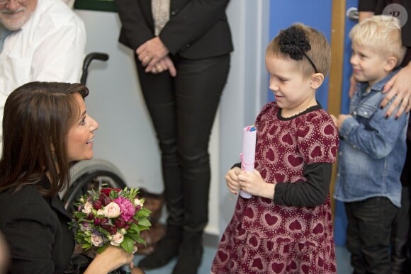 La princesse Marie de Danemark visite un hôpital pour enfants et prend le thé avec eux à Sonderborg, le 12 novembre 2013.