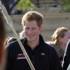 Le prince Harry lors de la présentation des équipes qui participeront au trek organisé par l'association Walking With The Wounded au Pôle Sud à Trafalgar Square à Londres le 14 novembre 2013