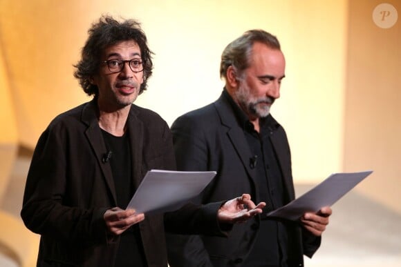 Antoine Duléry et Eric Elmosnino lors de l'enregistrement de l'émission de Noël "La grande librairie" aux Folies-Bergères à Paris, le 18 novembre 2013