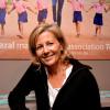 Exclusif - La journaliste Claire Chazal, rayonnante marraine de l'Association Toutes a l'école, participe à une opération à Bruxelles, le 21 novembre 2013.