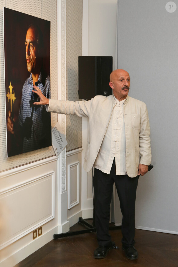 Exclusif - Reza Deghati - Paris, le 22 11 2013 - Vernissage de l'exposition "Azerbaïdjan: Terre de Tolérance" de Reza Deghati22/11/2013 - Paris