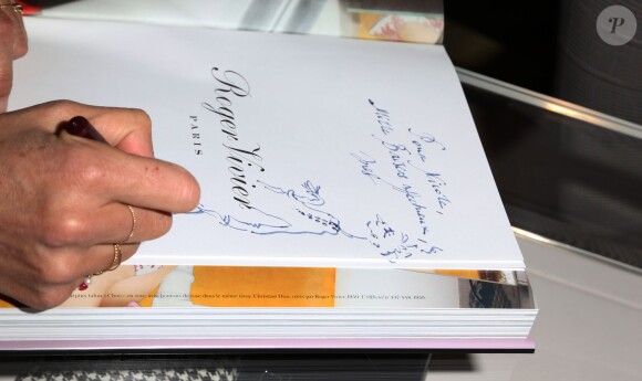 Dédicace du livre "Roger Vivier" aux Galeries Lafayette à Paris. Le 25 Novembre 2013