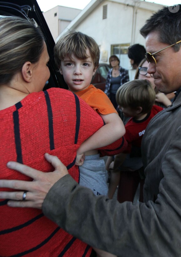 L'ex-femme de Charlie Sheen, Brooke Mueller est allée récuperer ses jumeaux Bob et Max à l'école à Los Angeles, le 8 novembre 2013.