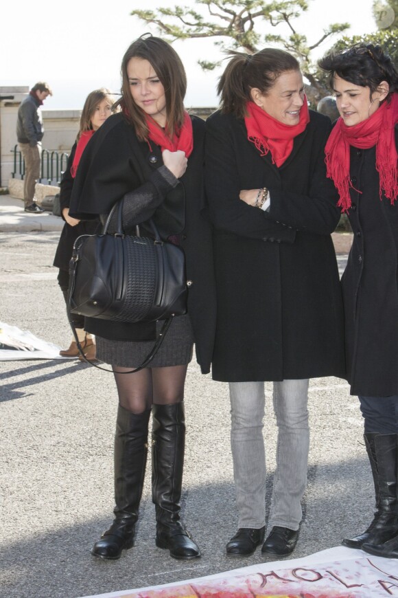 Pauline Ducruet s'est jointe à sa mère la princesse Stéphanie de Monaco, au prince Albert II et à des membres de Fight Aids Monaco le 29 novembre 2013 pour une commémoration sur le parvis du Musée océanographique de Monte-Carlo, à deux jours de la journée mondiale contre le sida. Huit courtepointes ont été déployées en hommage aux malades décédés.