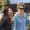 Maria Shriver et sa fille se promenant à Brentwood le 28 novembre 2013.