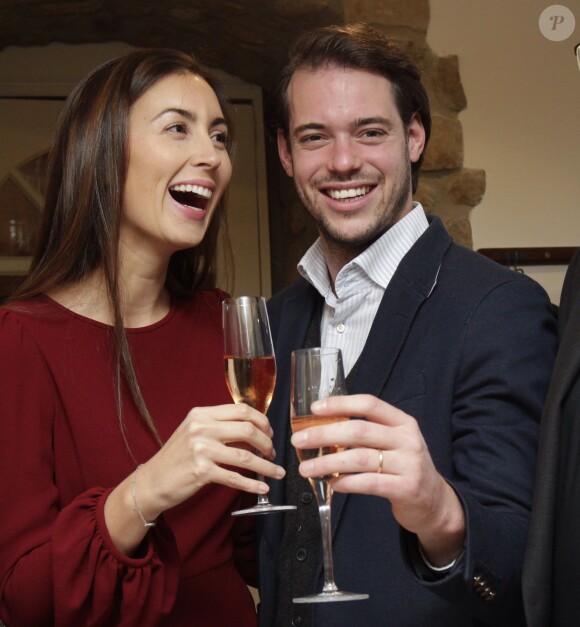 Les jeunes mariés Felix et Claire de Luxembourg présentaient pour la première fois les vins de leur domaine provençal, le Château les Crostes, le 27 novembre 2013 au restaurant luxembourgeois La Table des Guilloux.