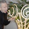 Jean-Paul Gaultier à l'occasion de la 18e édition de l'opération Sapins de Noël des Créateurs à l'hôtel Salomon de Rothschild à Paris, le 3 décembre 2013.