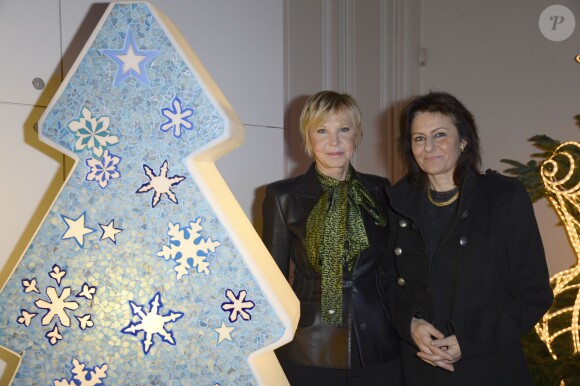 Marie-Christiane Marek et Laurence Torno lors de la 18e édition de l'opération Sapins de Noël des Créateurs à l'hôtel Salomon de Rothschild à Paris, le 3 décembre 2013.