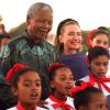 Nelson Mandela et Hillary Clinton en 1997 à Cape Town