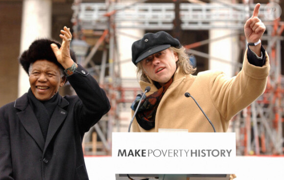 Nelson Mandela et Bob Geldof à Londres en février 2005