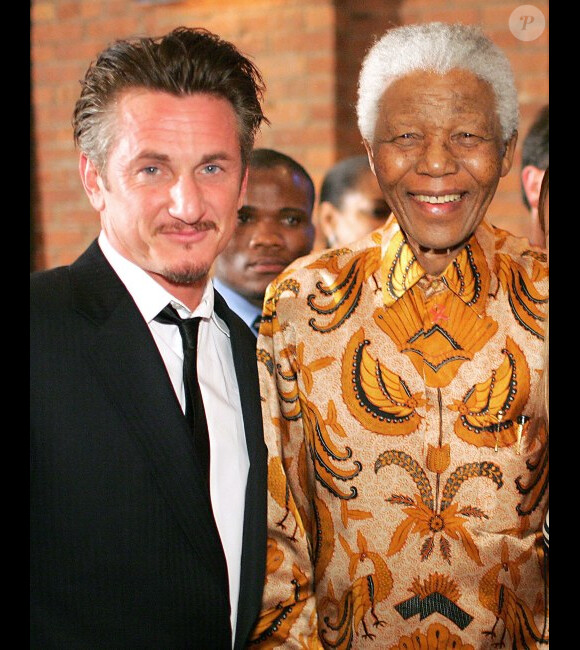 Nelson Mandela et Sean Penn en 2005 à New York
