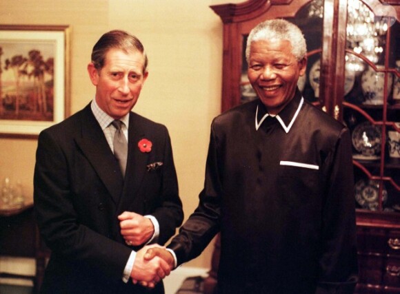 Nelson Mandela avec le prince Charles à Cape Town en 2008