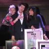Vincent Niclo, Sabine Feutrel et Valerie Michelin - Remise du disque de platine à Vincent Niclo pour son album "Luis" au No Comment à Paris, le 5 décembre 2013.
