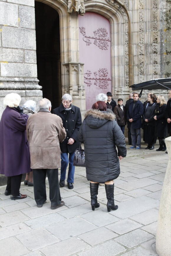 Exclusif - Les émouvantes obsèques de Jacqueline Duforest en la Collégiale Saint-Aubin de Guérande, le 28 Novembre 2013.