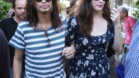 Steven Tyler, en famille : Papa hippie avec ses filles Liv, Mia et Chelsea