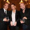 Nikos Aliagas, Sandrine Quétier et Sébastien Cauet lors de la cérémonie de remise des SMA (Social Media Awards) au Palais Brongniart à Paris, le 10 decembre 2013