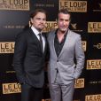 Leonardo DiCaprio et Jean Dujardin à la première mondiale du film Le loup de Wall Street au cinéma Gaumont Opéra Capucines à Paris, le 9 décembre 2013.